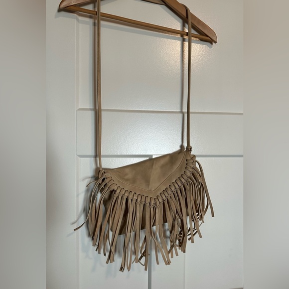 Klutch Handbags - Light Tan Fringe Crossbody Purse
